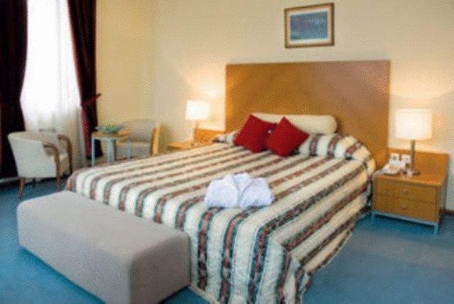 סקופיה Hotel Tcc Plaza מראה חיצוני תמונה