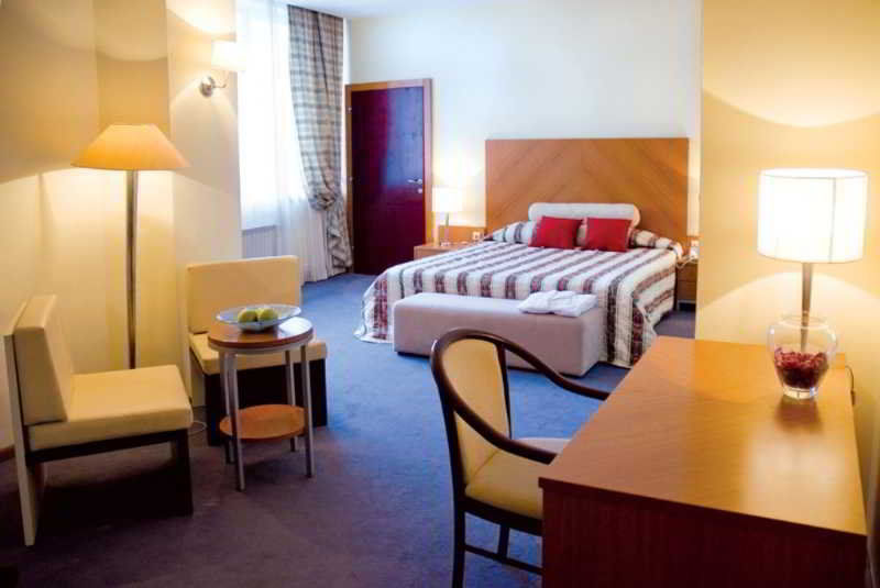סקופיה Hotel Tcc Plaza מראה חיצוני תמונה