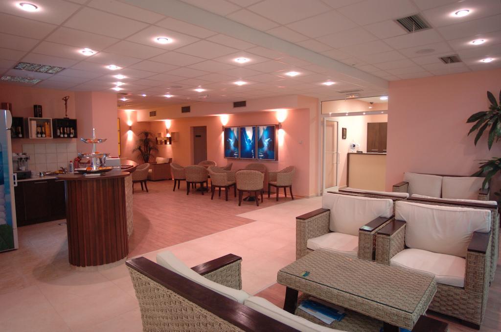 סקופיה Hotel Tcc Plaza מראה חיצוני תמונה